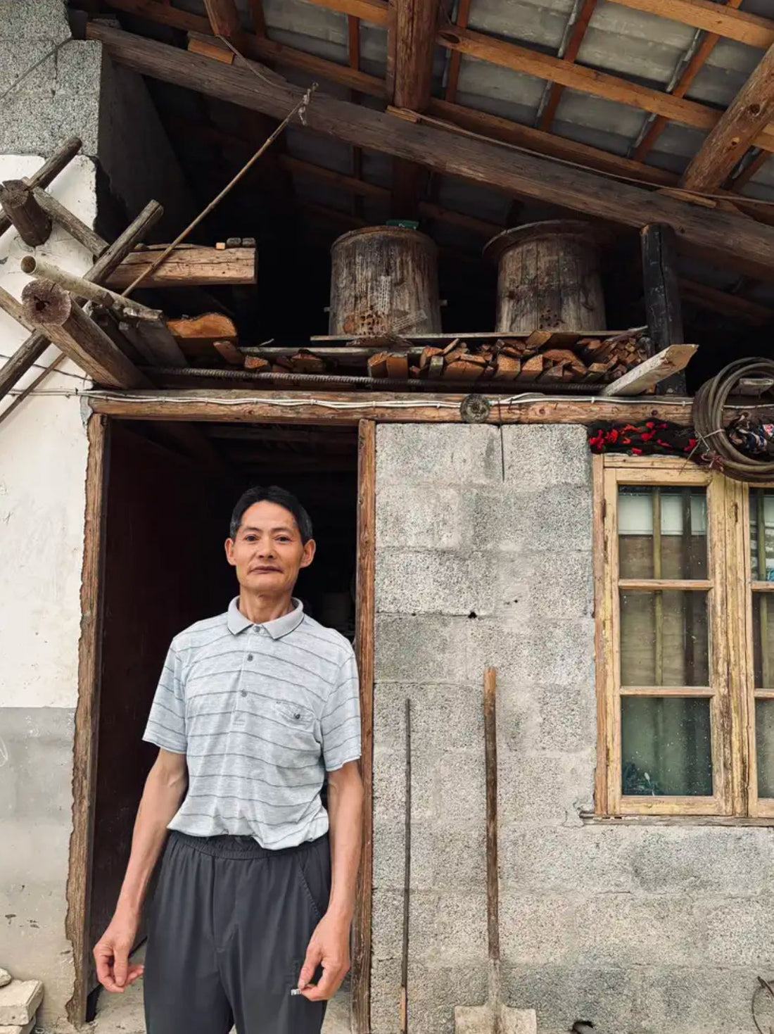 Enshi Wildbrook Village Portrait 5| Wild Bees Found the Cleanest Man in the Village