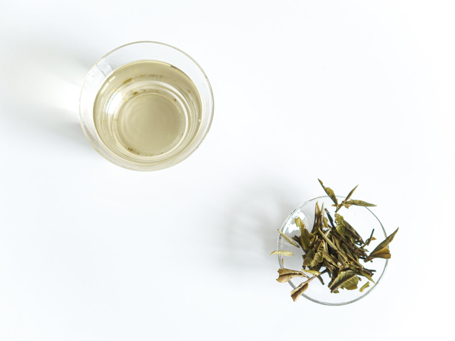 white tea tea soup.jpg__PID:4dad1739-d7c0-45ee-8d0b-cc6993b735e9